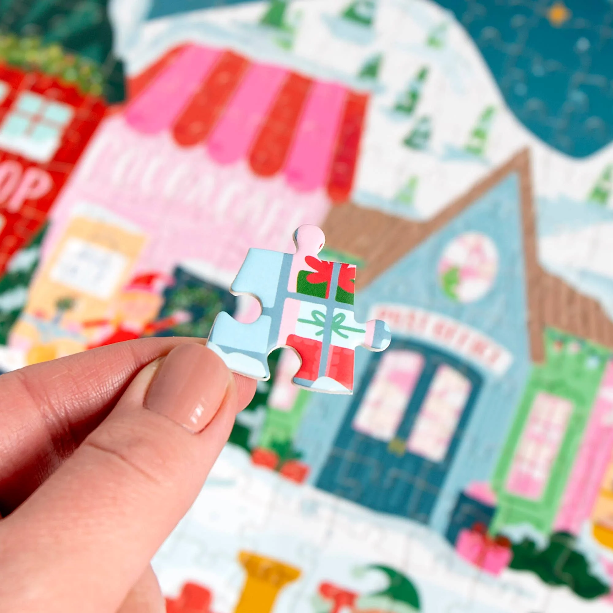 Santa's Village - 500 Piece Holiday Jigsaw Puzzle - Image 6